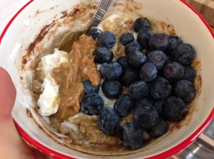 oatmeal with greek yogurt, blueberries and peanut butter